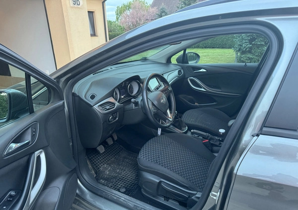 Opel Astra cena 69000 przebieg: 40158, rok produkcji 2019 z Wrocław małe 277